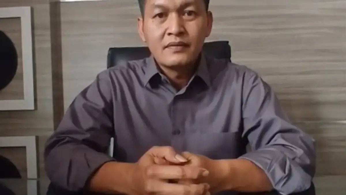 Perizinan PMA Dikeluhkan, Pemkot Banjar Tegaskan Bukan Kewenangan Daerah Kepala DPMPTSP Kota Banjar Mamat Rahmat saat ditemui di ruang kerjanya belum lama ini. (Cecep Herdi/Jabar Eksp
