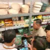 Sidak Beras Oplosan di Sejumlah Ritel, Satgas Pangan Polda Jabar Temukan Bahan Pokok Tak Miliki Izin Edar