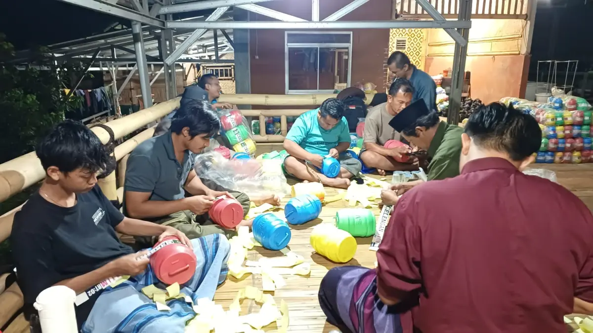 Inspiratif! Warga RW 03 Sukahati Galang Dana Yatim Lewat 1.000 Celengan Warga RW 03 Sukahati Jadi Teladan, Galang Dana Yatim Lewat 1000 Celengan