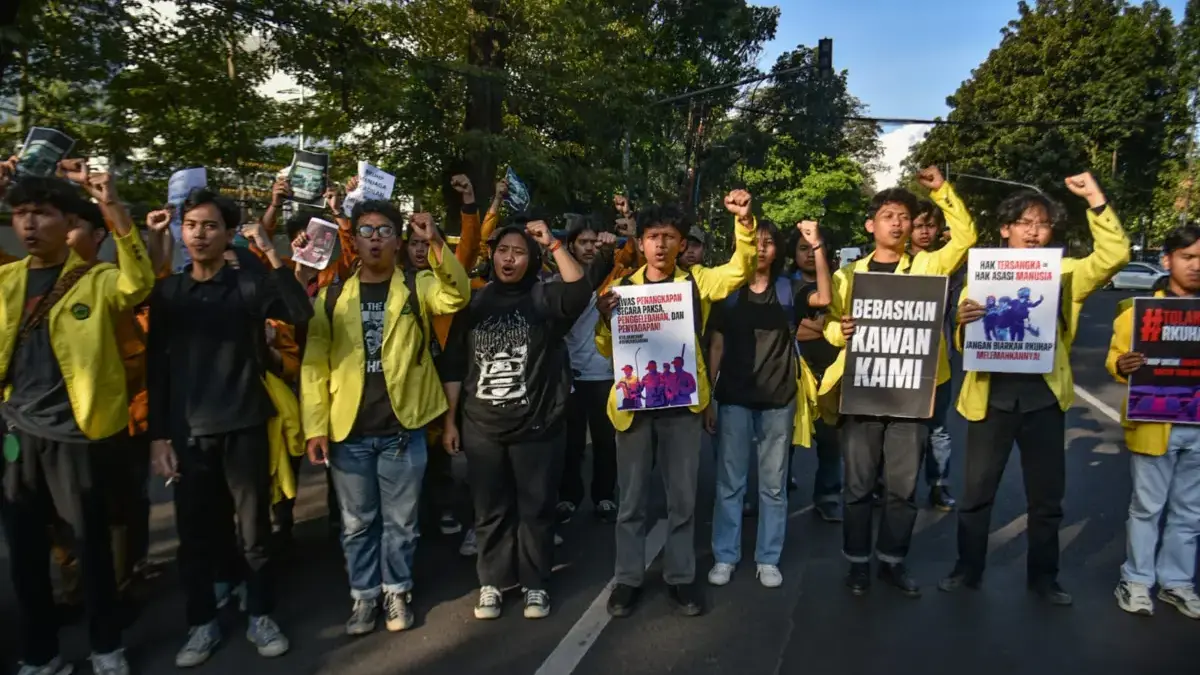 Serukan Tolak RKUHP, Ratusan Mahasiswa Geruduk DPRD Jabar