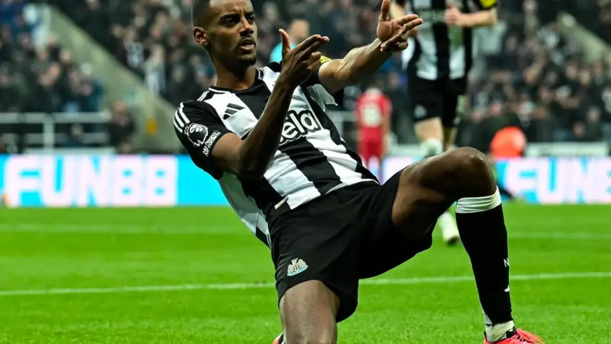 Alexander Isak Ingin Hengkang, Liverpool Pantau Situasi di Tengah Drama Newcastle Alexander Isak Ingin Hengkang, Liverpool Pantau Situasi di Tengah Drama Newcastle