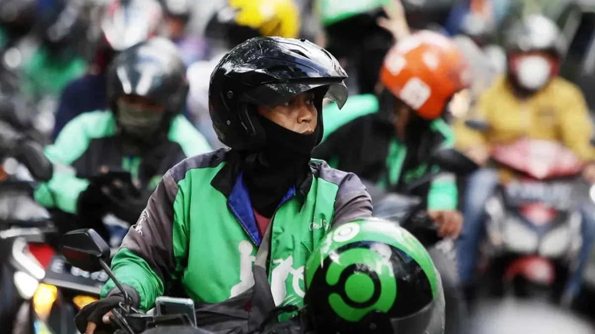 Komunitas ojol dari Bogor, Tangerang, Depok, dan Cibinong menyatakan dukungan terhadap skema komisi ojol 20 persen yang diterapkan aplikator seperti Grab.