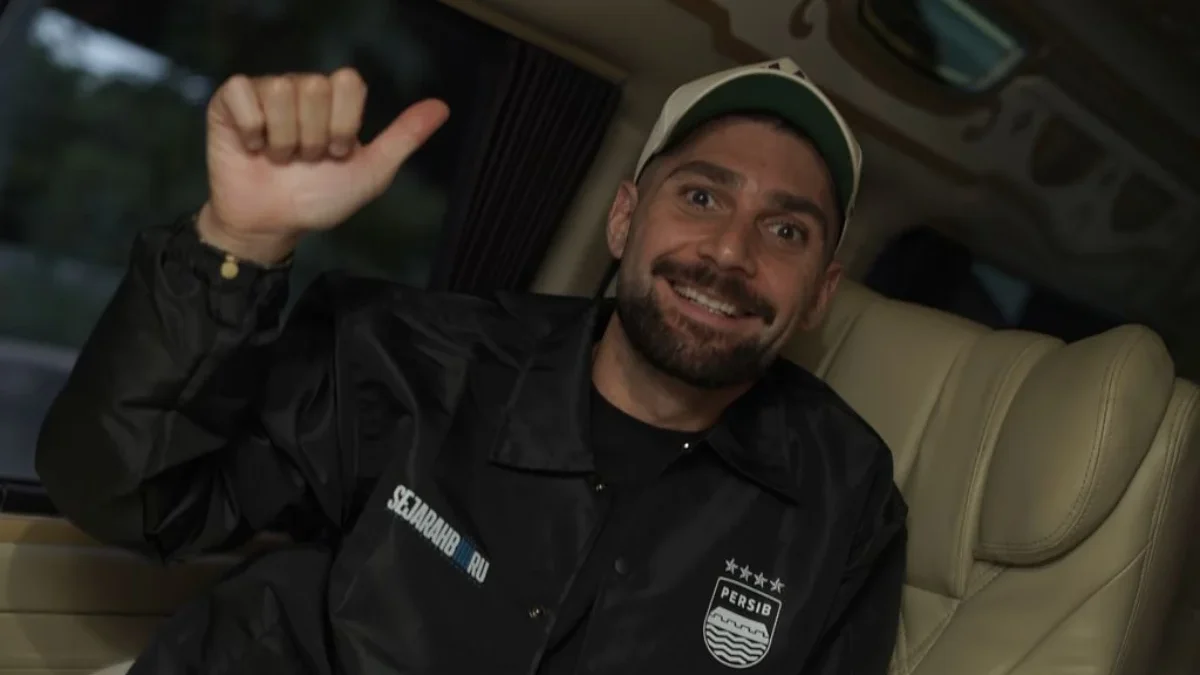 Frans Putros akhirnya tiba di Bangkok Thailand dan langsung bergabung bersama Skuat Persib/Foto: Dok Persib