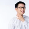 10 Cara Cepat Mengobati Radang Tenggorokan di Rumah, No 2 Paling Cepat Hasilnya!