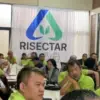 Para member Apliksi Risetcar saat mengadakan pertemuan.