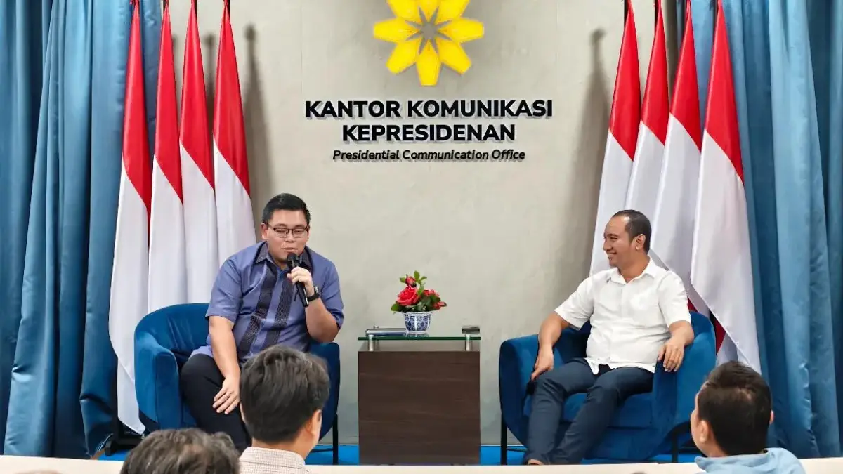Merdeka Pendidikan: Mimpi Panjang yang Mulai Nyata Deputi Diseminasi dan Media Informasi PCO, Noudhy Valdryno saat podcast dengan tim Disway