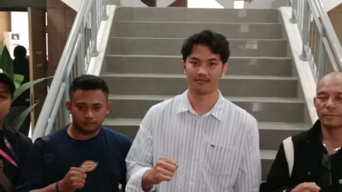 Calon Ketua KNPI Kota Cimahi 2025-2028, Sulthan Mujahid Abdul Jabbar (Kemeja Putih) (mong)