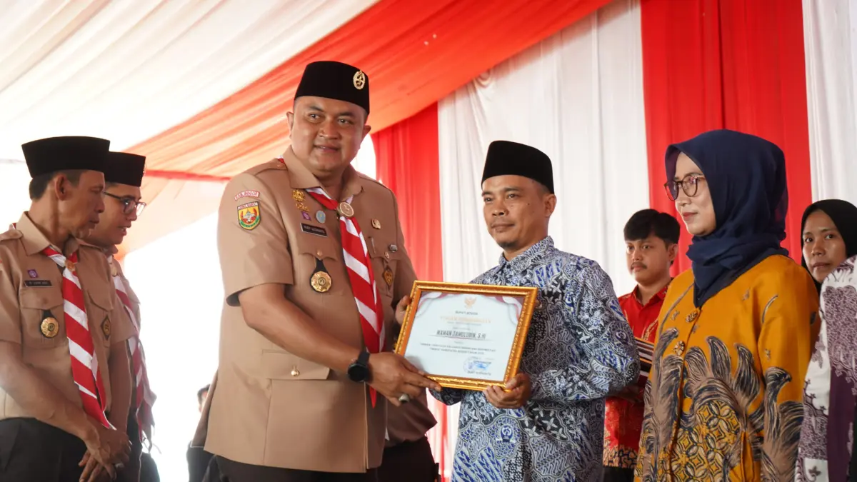 Dekatkan Layanan Publik, Pemkab Bogor Gelar Nikah dan Sunatan Massal Gratis di Sukaraja Pemkab Bogor Gelar Nikah dan Sunatan Massal Gratis di Sukaraja. Foto Diskominfo