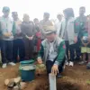 Bupati Bandung, Dr. H.M. Dadang Supriatna atau Kang DS, Saat memulai pembangunan Jembatan Roda Cijeruk di Desa