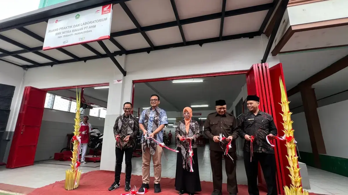 PT DAM saat meresmikan SMK TRIBAKTI Pangalengan sebagai Tempat Uji Kompetensi (TUK) yang mengimplementasikan