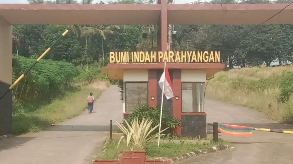 Warga Perumahan Bumi Indah Parahyangan (BIP), Desa Citatah, Kecamatan Cipatat, KBB, mengeluhkan bau menyengat