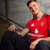 Benjamin Sesko resmi gabung Manchester United.