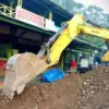 Kios Digusur, Restoran Asep Stroberi Dibiarkan, Pemprov Jabar Tebang Pilih? 
