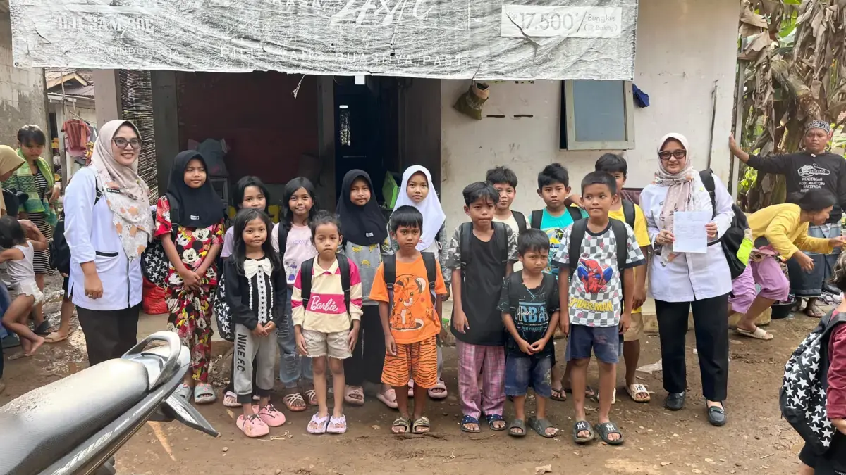 Perlengkapan Rusak hingga Terbawa Arus, Kecamatan Rancabungur Berikan Bantuan pada 29 Siswa SDN Pasirgaok 06 Perlengkapan Rusak hingga Terbawa Arus, Kecamatan Rancabungur Berikan Bantuan pada 29 Siswa SDN Pasirgaok 06