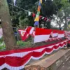 Menjelang Hari Kemerdekaan RI ke-80, Pedagang Bendera di Soreang Keluhkan Sepinya Pembeli