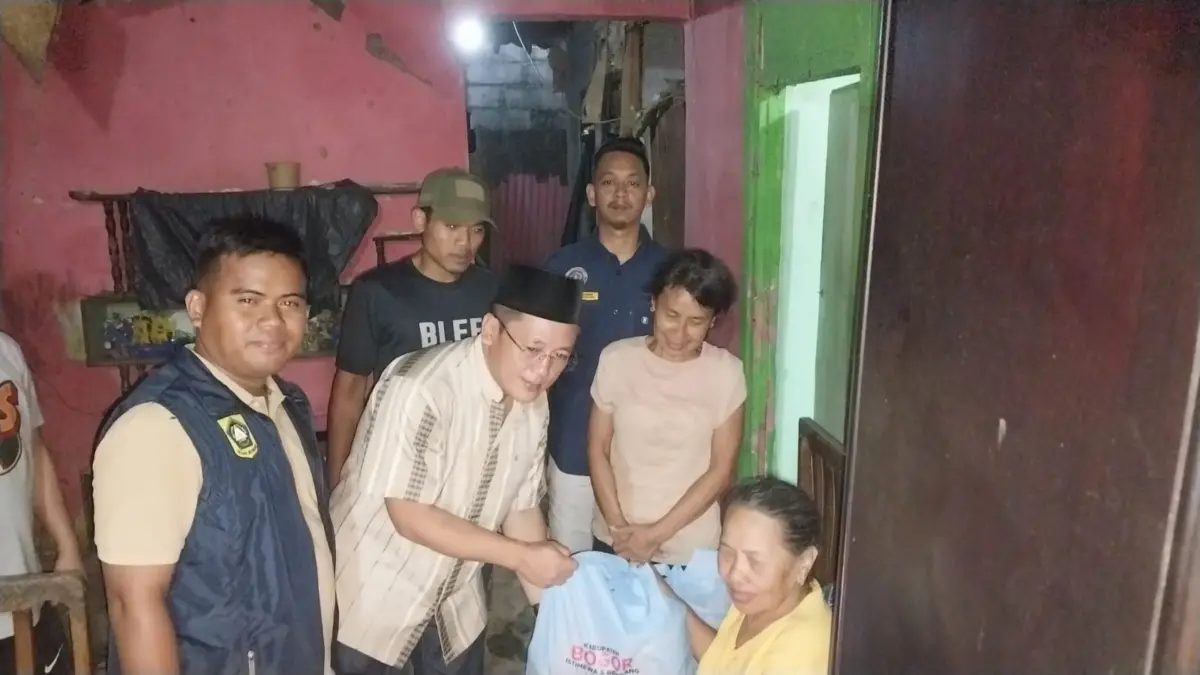 Tinjau Rumah Terdampak Pascabencana di Cilebut Barat, Dinsos Ungkap Begini Kondisinya Tinjau Rumah Terdampak Pascabencana di Cilebut Barat, Dinsos Ungkap Kondisinya