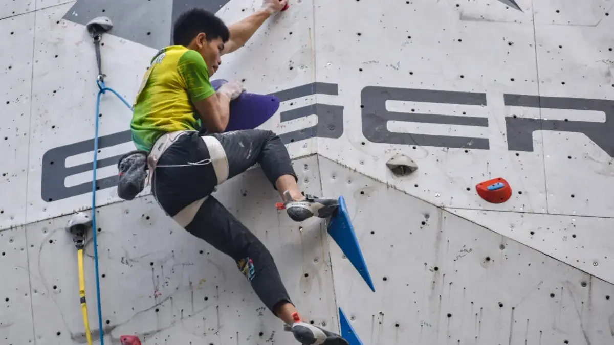 Putra Tri Ramadani Juara Lead Putra di EISCC 2025 Putra Tri Ramadani Juara Lead Putra di EISCC 2025