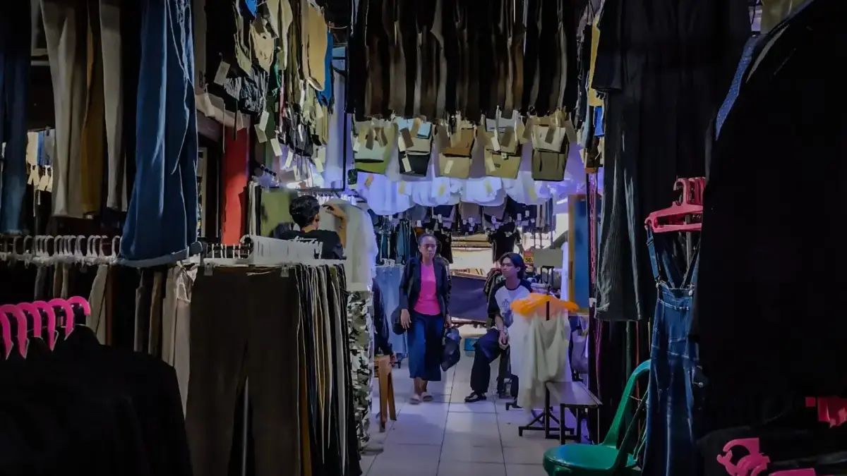 Pemerintah Gagalkan Peredaran Pakaian Bekas Rp112 Miliar, Begini Respons Pedagang Thrifting di Pasar Gedebage Pemerintah Gagalkan Peredaran Pakaian Bekas Rp112 Miliar, Begini Respons Pedagang Thrifting di Pasar Gedebage