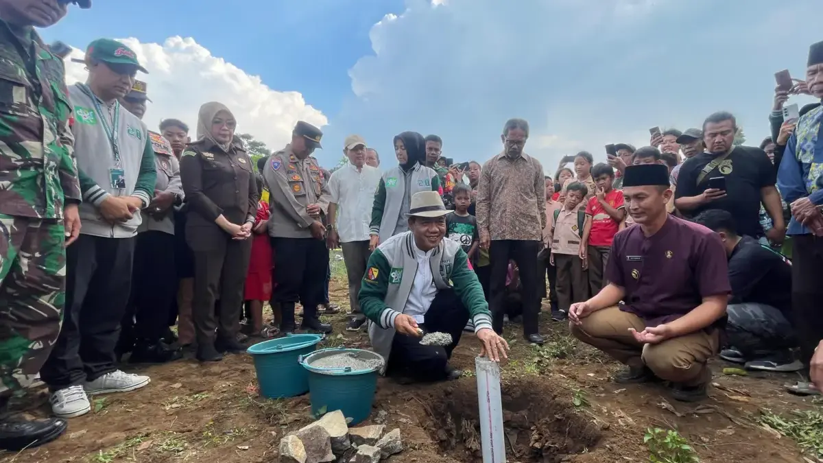 Groundbreaking Jembatan Cijeruk, Bupati Bandung: Jadi Ikon Baru dan Dukung Pertumbuhan Ekonomi Groundbreaking Jembatan Cijeruk, Bupati Bandung: Jadi Ikon Baru dan Dukung Pertumbuhan Ekonomi