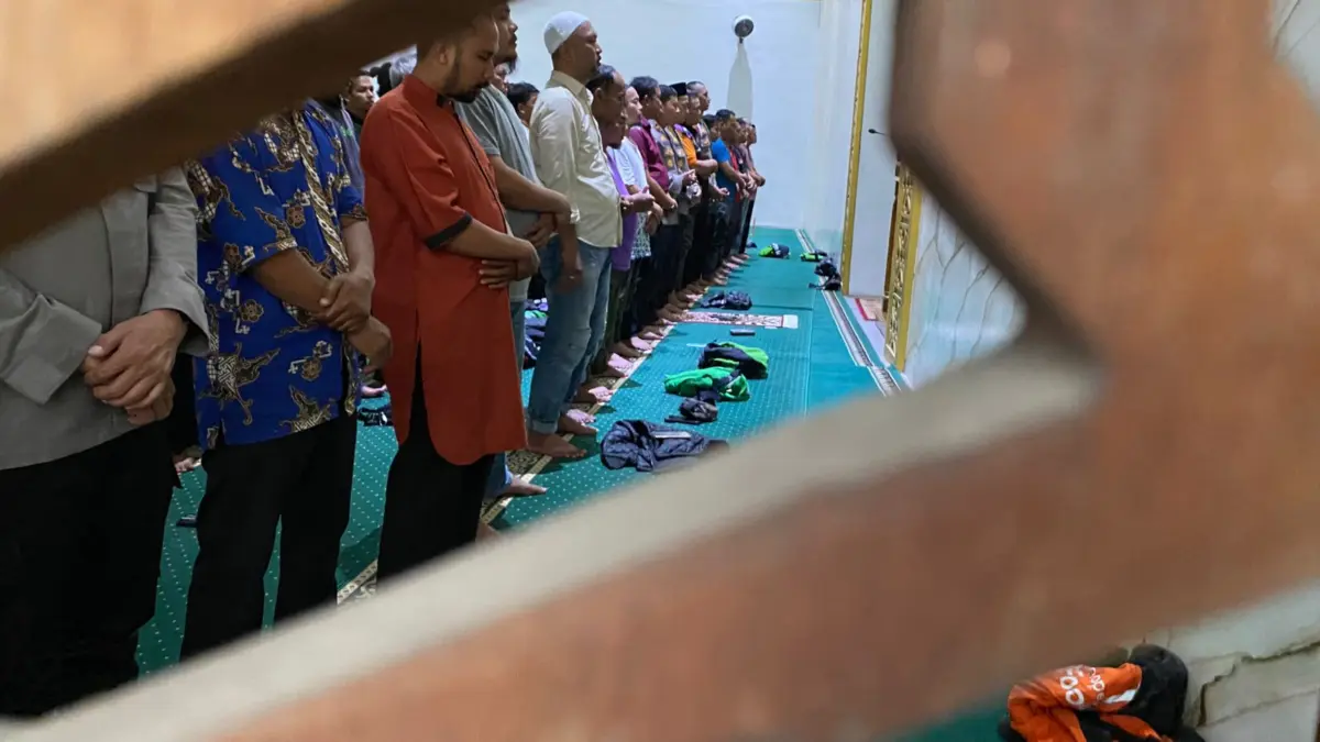 Kapolres Bogor Ajak Ratusan Ojol Salat Gaib Bersama Kapolres Bogor Ajak Ratusan Ojol Salat Gaib Bersama