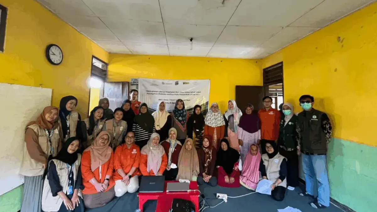 UBK Gelar Program Literasi Kesehatan untuk Cegah Diabetes Melitus di Desa Cibeet Bandung Dosen dan Mahasiswa Kelompok 21 Pengabdian Kepada Masyarakat di Desa Cibeet Bandung