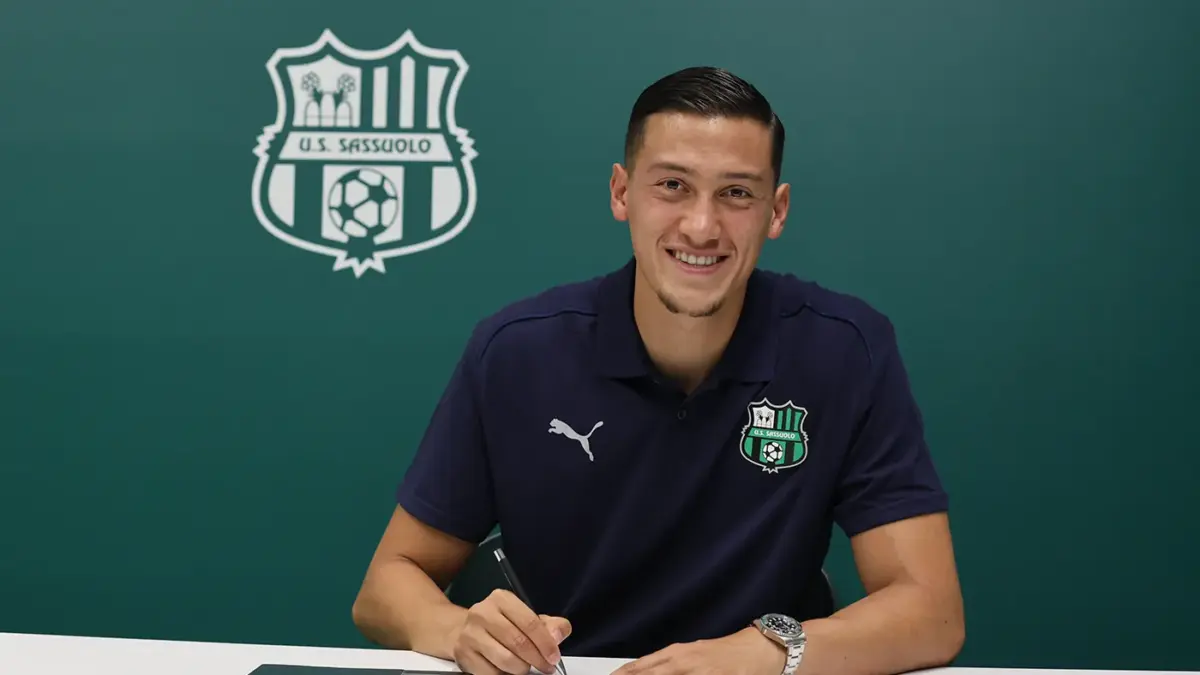 Jay Idzes usai Gabung Sassuolo: Gaji Meroket ke Hampir Rp21 Miliar, Jadi Bek Termahal di Tim Jay Idzes menandatangani kontrak bersama US Sassuolo.