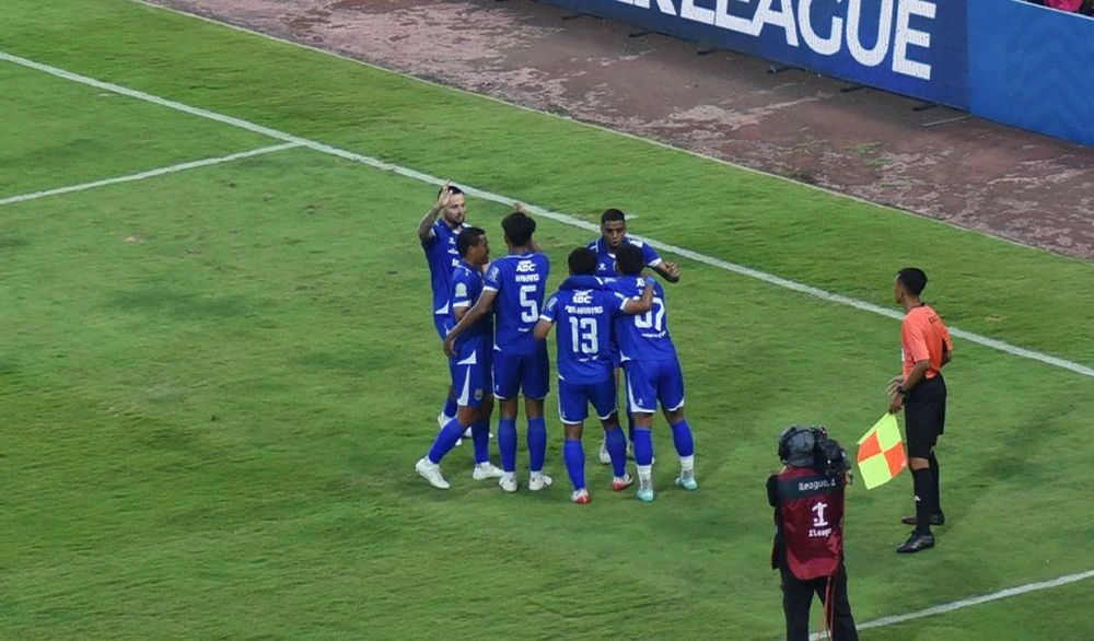 Laga Krusial Dimulai! Ini Link Live Streaming Persib vs Manila Digger Playoff ACL Two 2025/2026 Persib Bandung rayakan gol saat mengalahkan Semen Padang di Suer League.