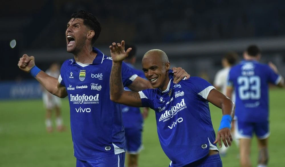 Julio Cesar (kiri) dan William Marcilio (kanan) pemain Persib Bandung.