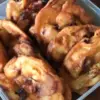 Pisang goreng manis dagangan Pinkan Mambo.