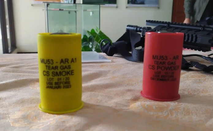 Ini Dia Dampak Berbahaya Gas Air Mata yang Sudah Kadaluarsa Ini Dia Dampak Berbahaya Gas Air Mata yang Sudah Kadaluarsa