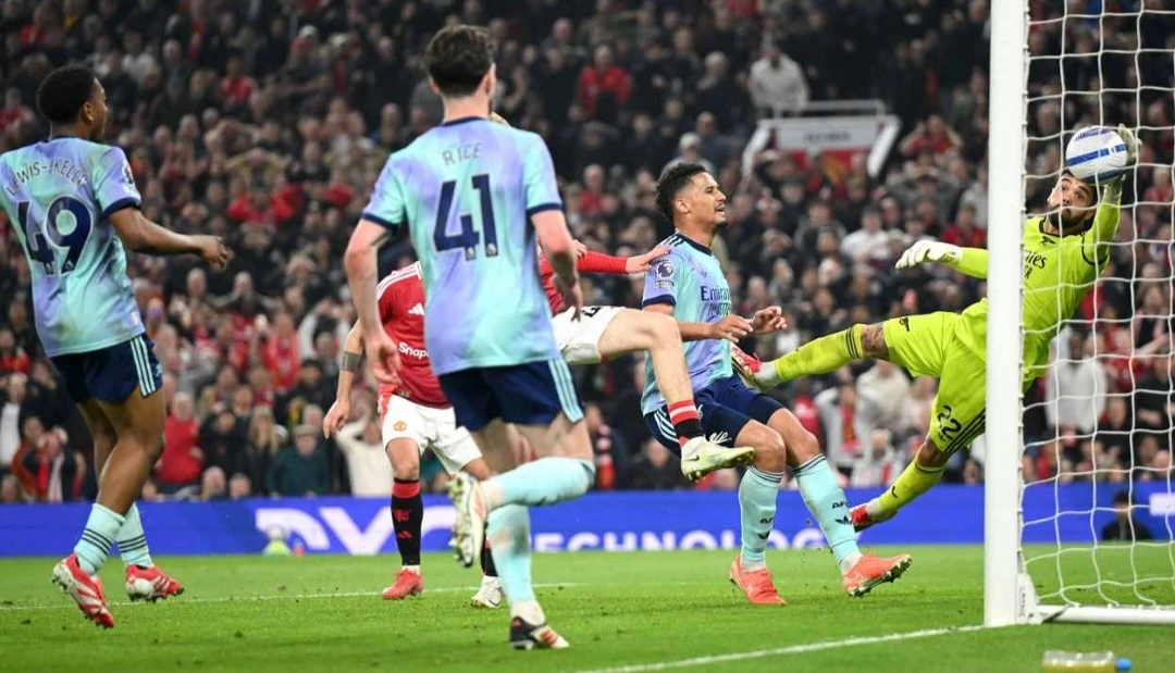 Manchester United (MU) saat melawan Arsenal di Odl Trafford untuk laga Liga Inggris 2024/2025.