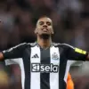 Striker Newcastle United Alexander Isak incaran Liverpool.