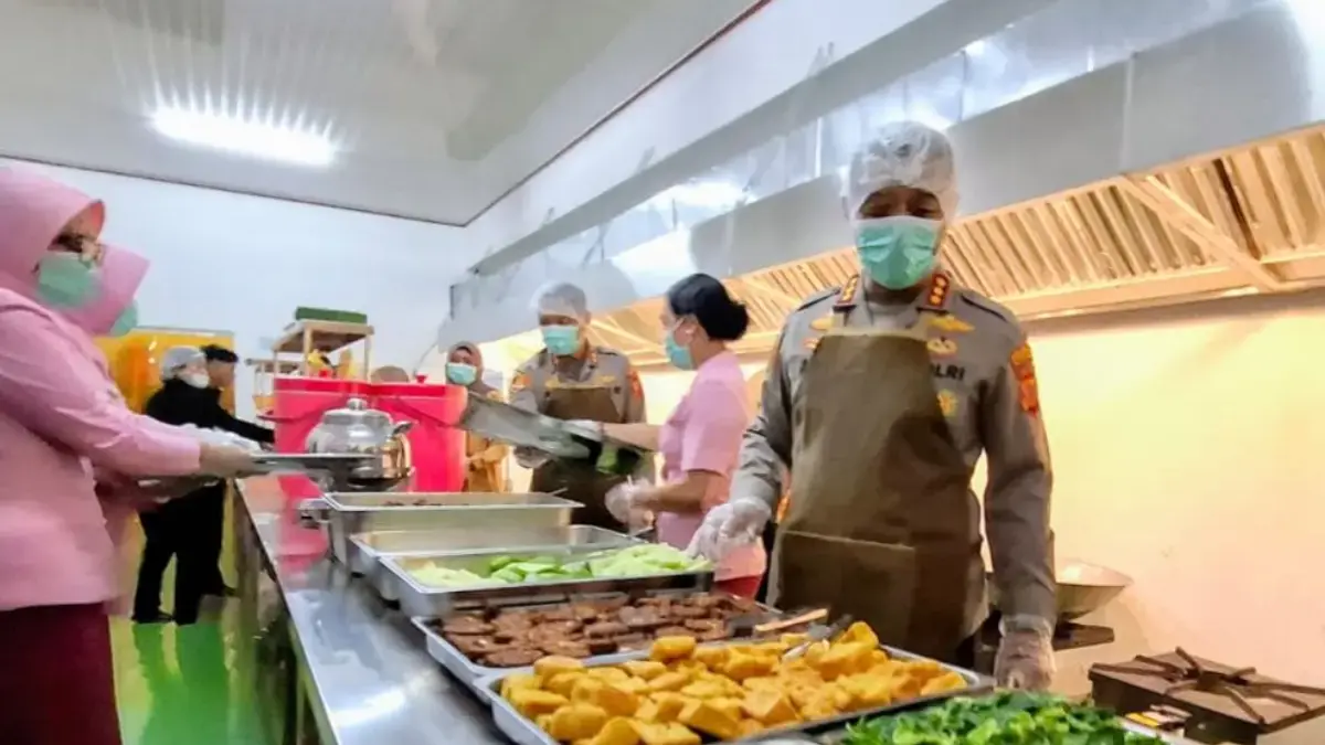 Polresta Bandung Siap Operasikan SPPG, Layani 3.503 Anak Sekolah di Soreang Polresta Bandung Siap Operasikan SPPG, Layani 3.503 Anak Sekolah di Soreang