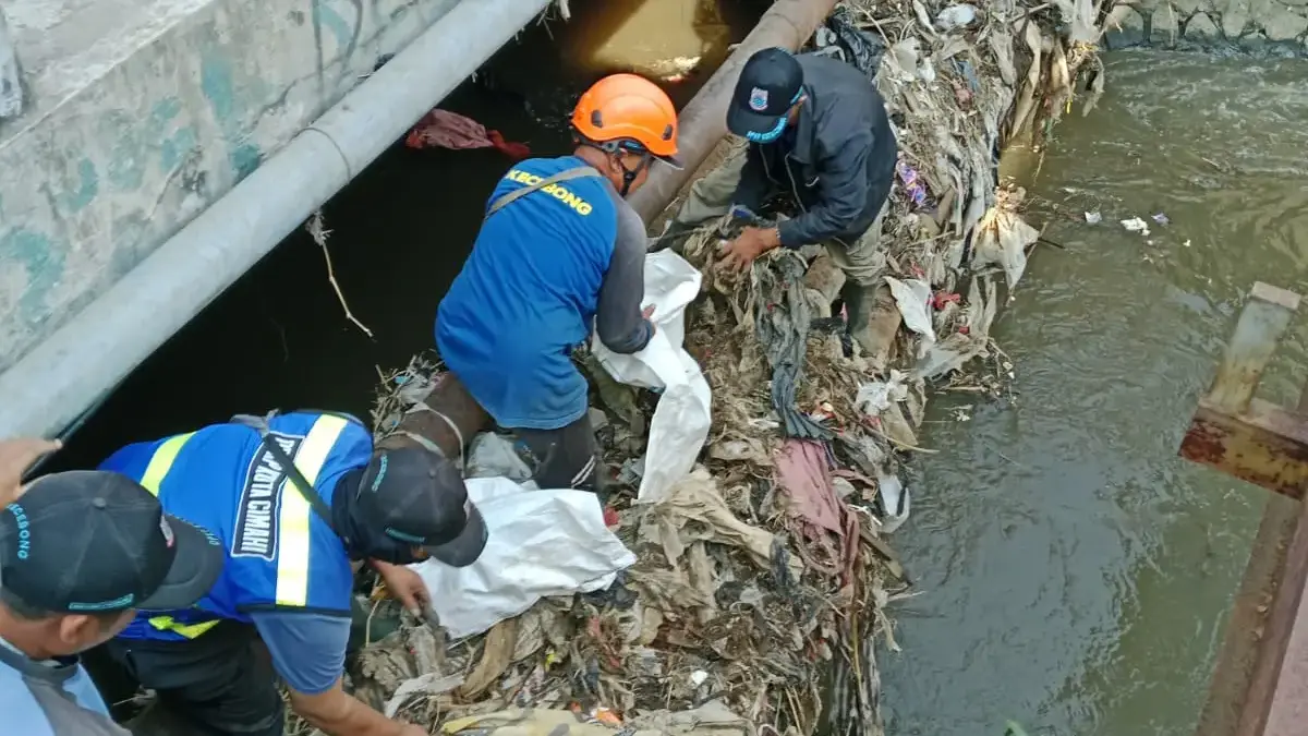 Optimalisasi Penegakan Hukum Terhadap Pelaku Pembuangan Sampah di Aliran Sungai Kota Cimahi