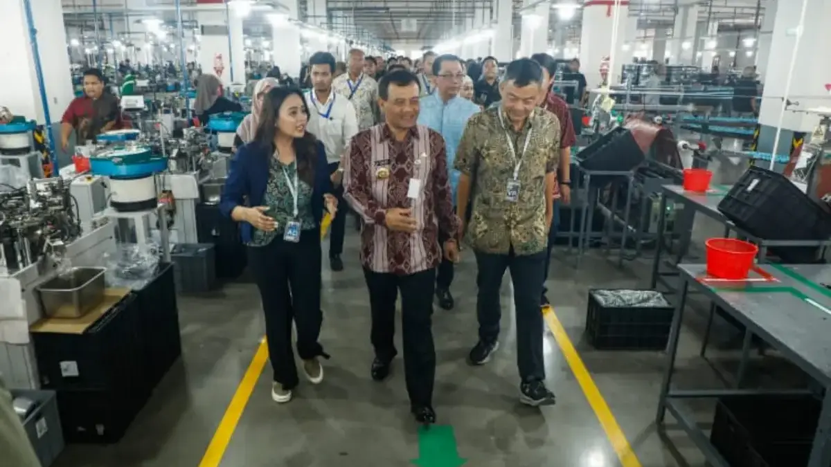 Ekonomi Jateng Ngebut! Tumbuh 5,28 Persen, Dunia Usaha Sumringah Pertumbuhan Ekonomi Jateng Tembus 5,28 Persen, Dunia Usaha Respon Positif