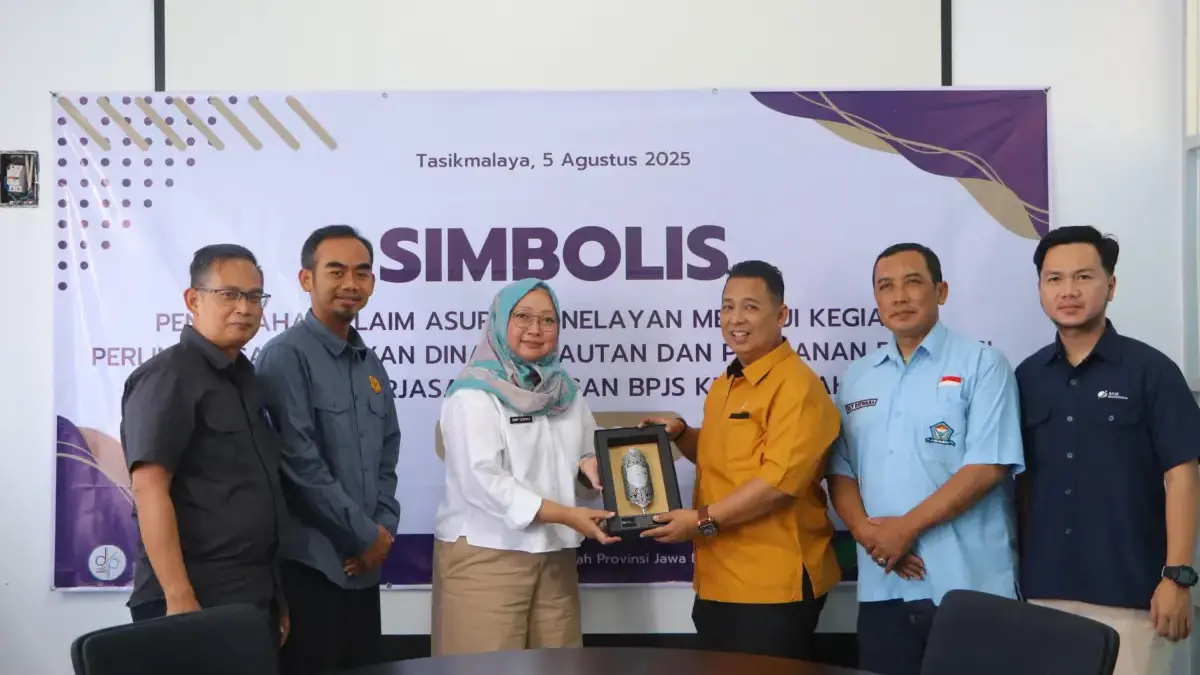Nelayan Kecil Dapat Perlindungan: DKP Jabar dan BPJS Serahkan Klaim Asuransi ke Ahli Waris