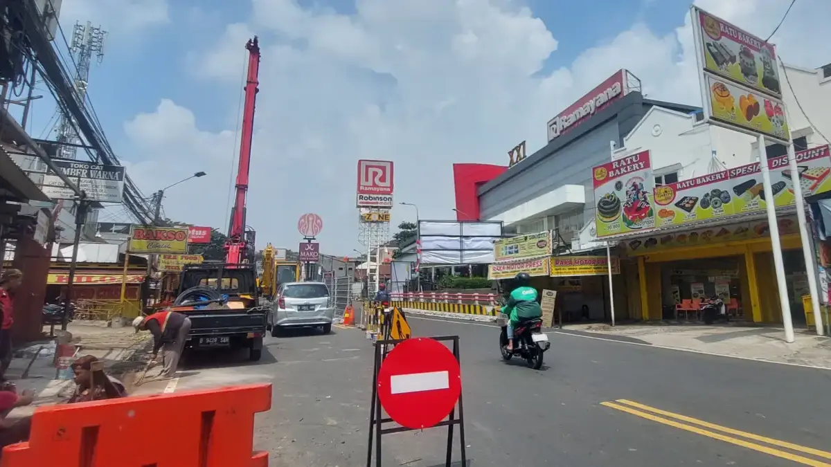 Revitalisasi Jembatan Cibalok, Lalu Lintas di Depan Ramayana Tajur Berlaku Satu Jalur