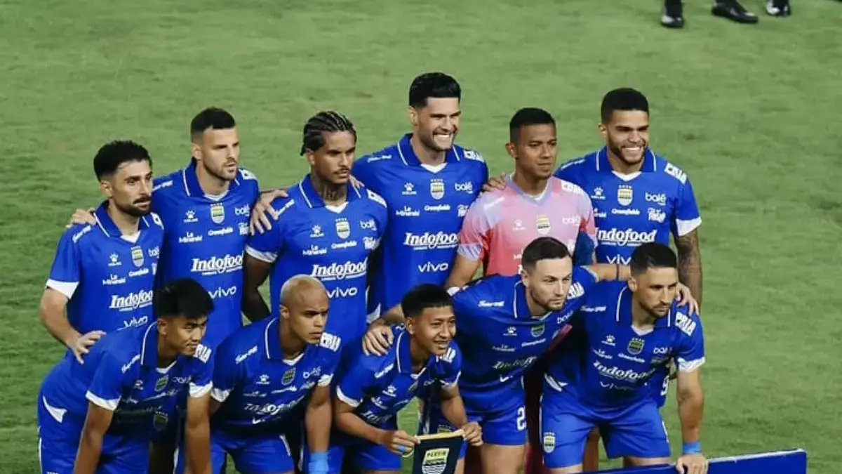 Jendela Transfer Tinggal Seminggu, Berikut Rekap 4 Rumor Pemain Baru Persib Bandung untuk Musim Ini Penting! Ini Lokasi Penukaran Tiket Laga Persib Bandung vs Semen Padang di Super League 2025-2026