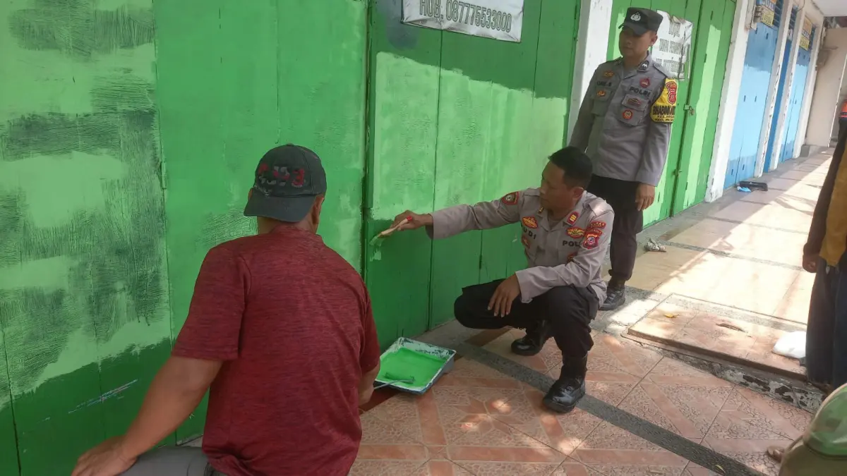 Polsek Banjar Bersihkan Noda Kota, Berantas Vandalisme Demi Ketertiban dan Keindahan