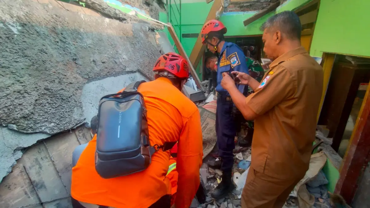 BPBD Kota Cimahi Jelaskan Hasil Asesmen Penyebab Ambruknya Rumah di Cimahi Selatan BPBD Kota Cimahi Jelaskan Hasil Asesmen Penyebab Ambruknya Rumah di Cimahi Selatan