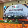 Bupati Bandung Barat Jeje Ritchie Ismail bersama Wakil Bupati Asep Ismail menghadiri giat penandatangan dokume