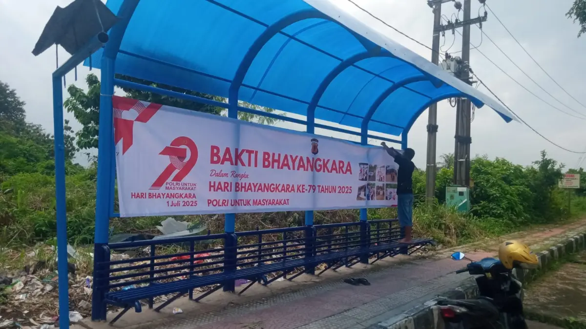 Bakti pada Masyarakat, Polres Banjar Renovasi Dua Halte Angkutan Umum yang Rusak Gelar Bakti pada Masyarakat, Polres Banjar Renovasi Dua Halte Angkutan Umum yang Rusak