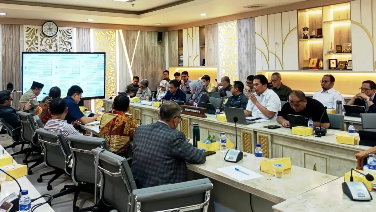 Pemprov Jabar akan Kerjasama dengan TNI untuk Proyek Rekontruksi Jalan, Ini Realisasi APBD 2025!