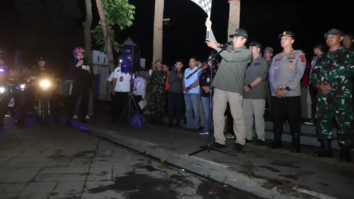 Wali Kota Cimahi: Jam Malam Pelajar untuk Lindungi Generasi Muda dari Premanisme Wali Kota Cimahi, Ngatiyana saat Melepas Satgas Pemberantasan Anti Premanisme di Alun-Alun Cimahi Usai Apel (m