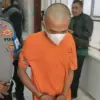 Dok. Pelaku curas di Babakan Ciparay Kota Bandung saat berhasil diciduk oleh polisi. Kamis (14/8). Foto. Sandi