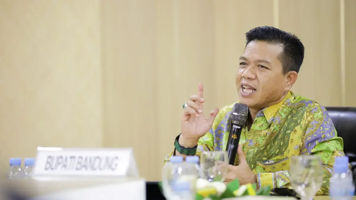 Usai Zoom Meeting, Bupati Kang DS: Pelaksanaan Otonomi Daerah Harus Ada Koordinasi Dengan Kemendagri Usai Zoom Meeting, Bupati Kang DS: Pelaksanaan Otonomi Daerah Harus Ada Koordinasi Dengan Kemendagri