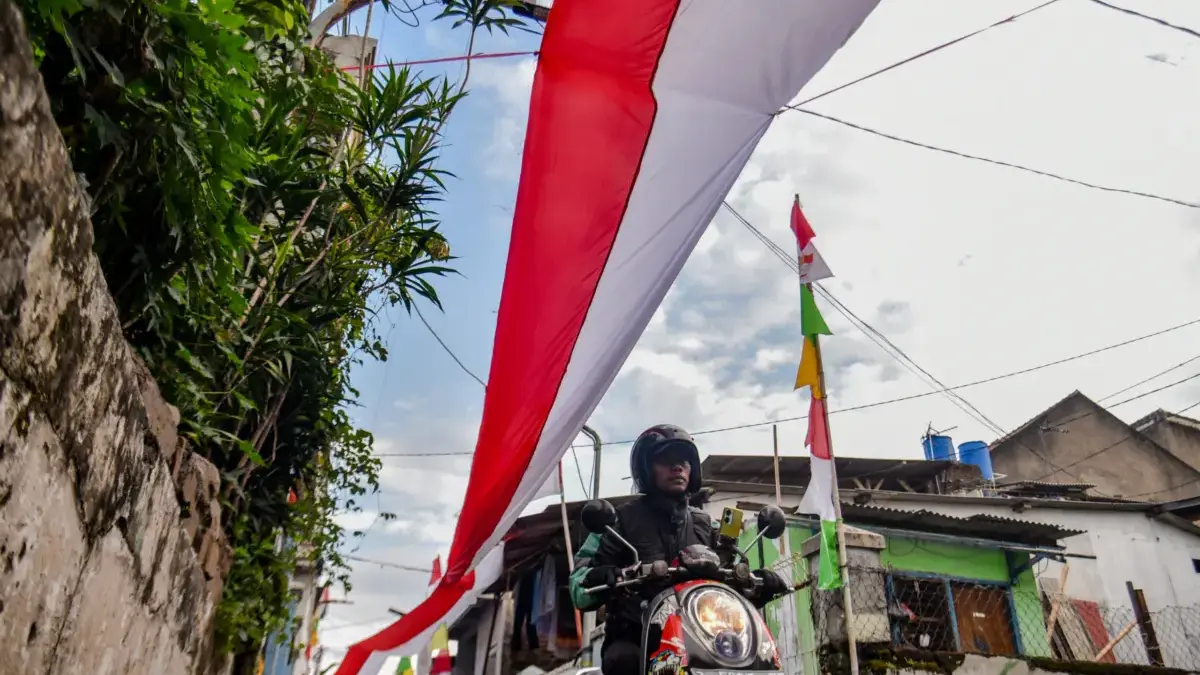 Sambut HUT ke-80 RI, Kain Merah Putih 150 Meter Membentang di Gang Sukanegla Kain Merah Putih 150 Meter Membentang di Gang Sukanegla Sambut HUT ke-80 RI