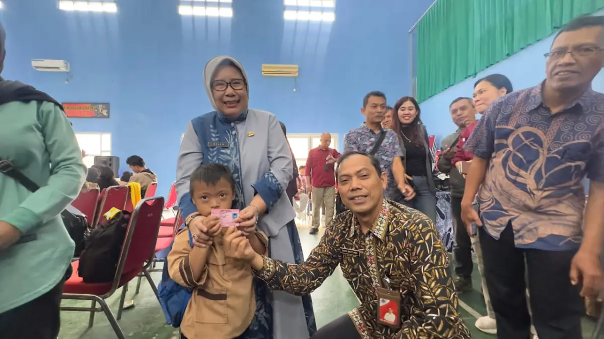 Gebyar Adminduk Sadulur Disabilitas, Cimahi Hadirkan Layanan Inklusif untuk Warga Berkebutuhan Khusus Kemudahan Akses Adminduk bagi Penyandang Disabilitas di Cimahi, Langkah Nyata Menuju Layanan Publik Inklusif