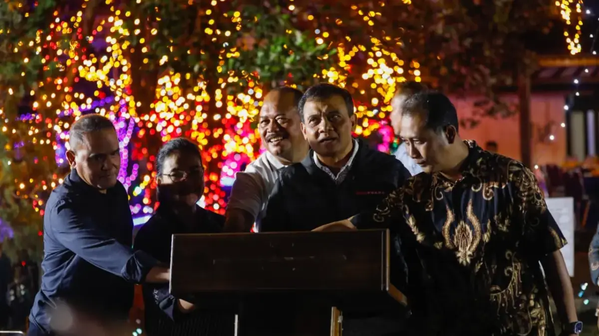 Wisata Malam Lights Wonderland Grand Maerakaca Pukau Para Pengunjung