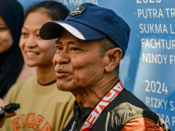 Putra Tri Ramadani Juara Lead Putra di EISCC 2025 Putra Tri Ramadani Juara Lead Putra di EISCC 2025